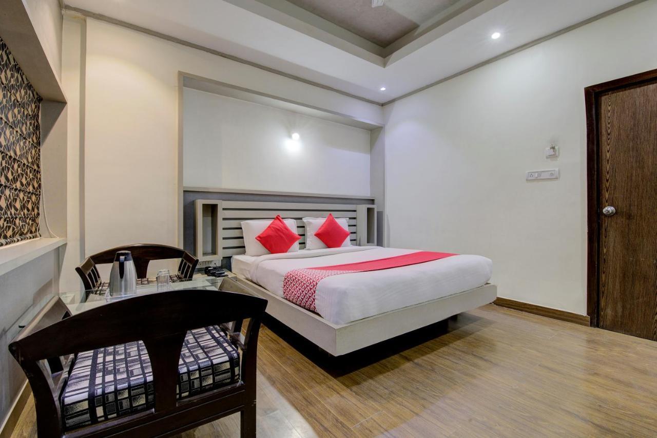 Oyo 1545 Hotel Shivani International 아흐메다바드 외부 사진