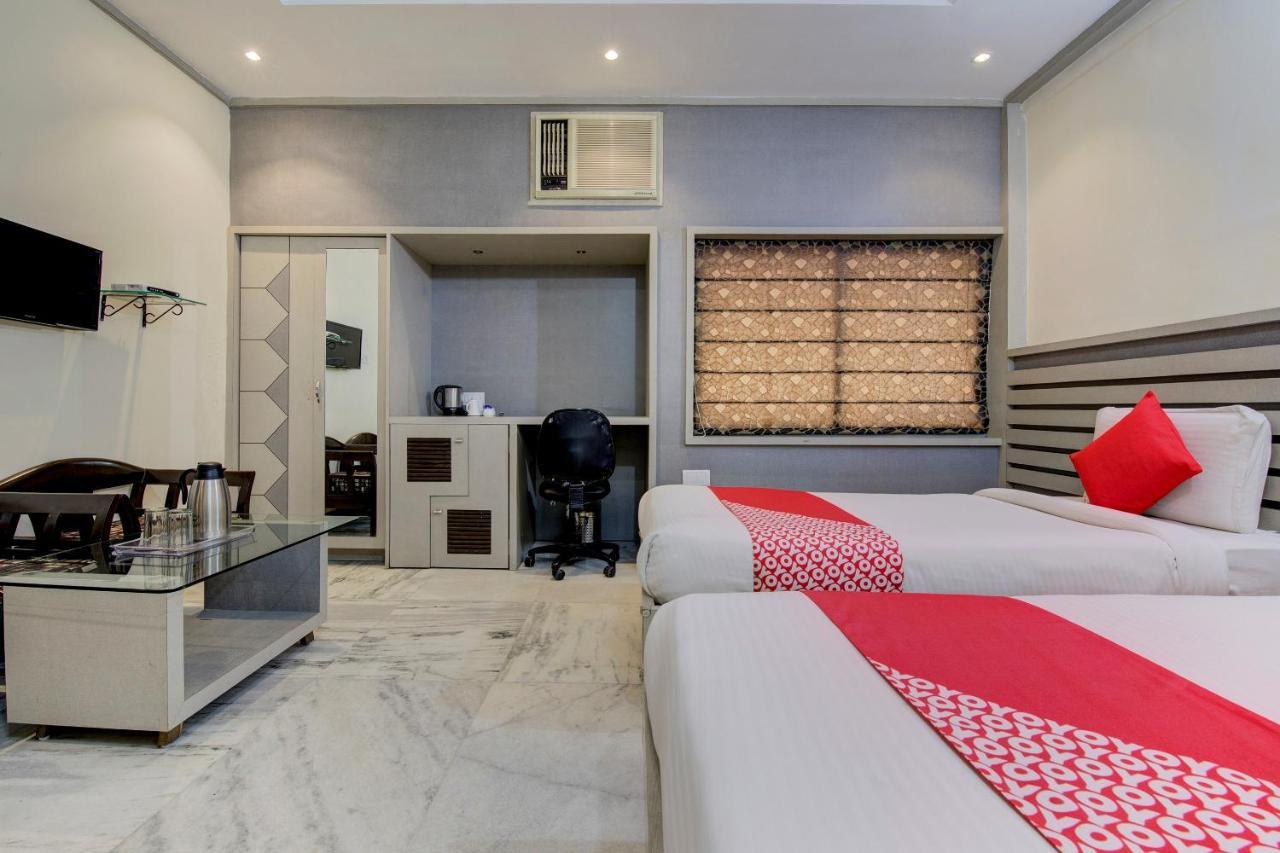 Oyo 1545 Hotel Shivani International 아흐메다바드 외부 사진