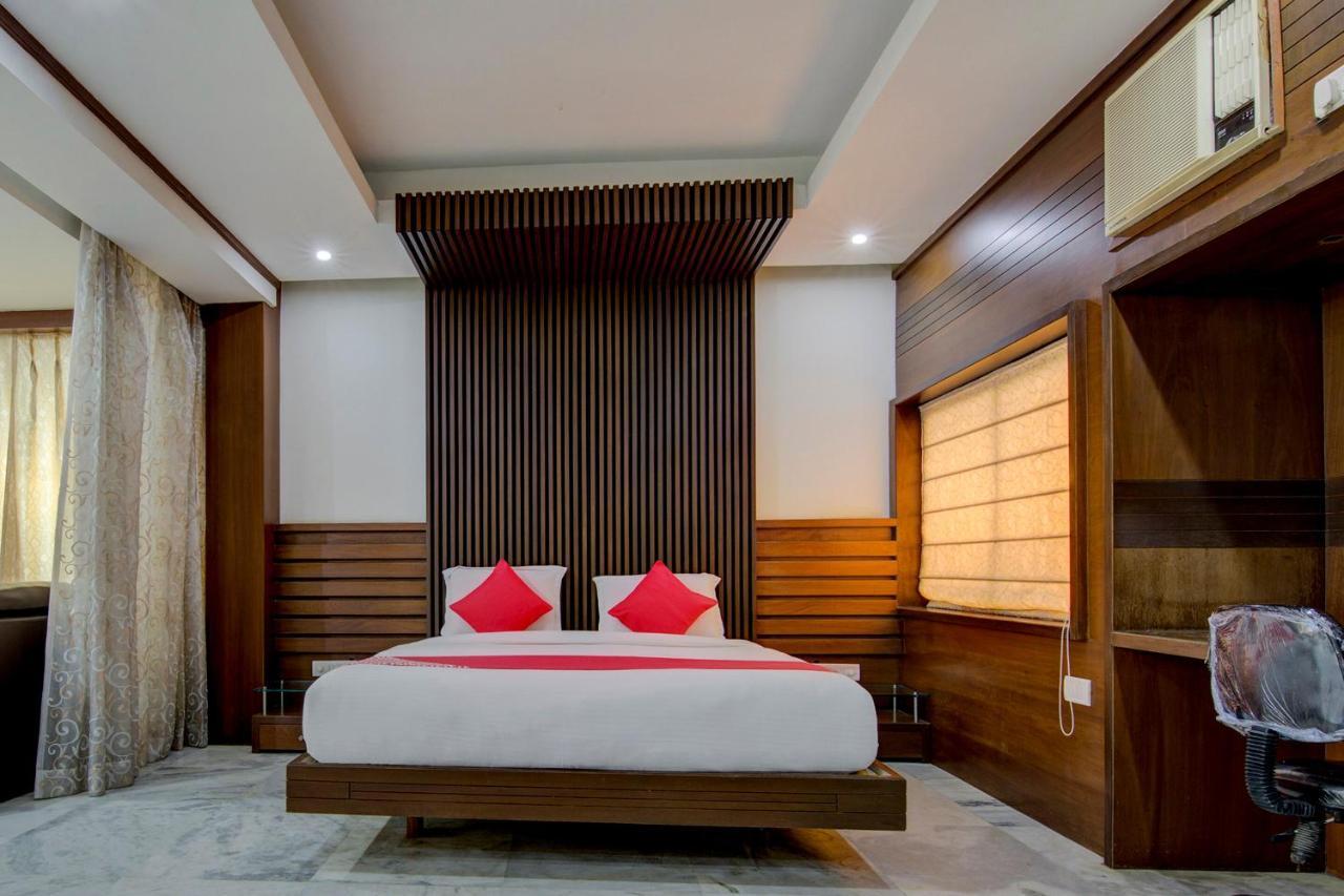 Oyo 1545 Hotel Shivani International 아흐메다바드 외부 사진