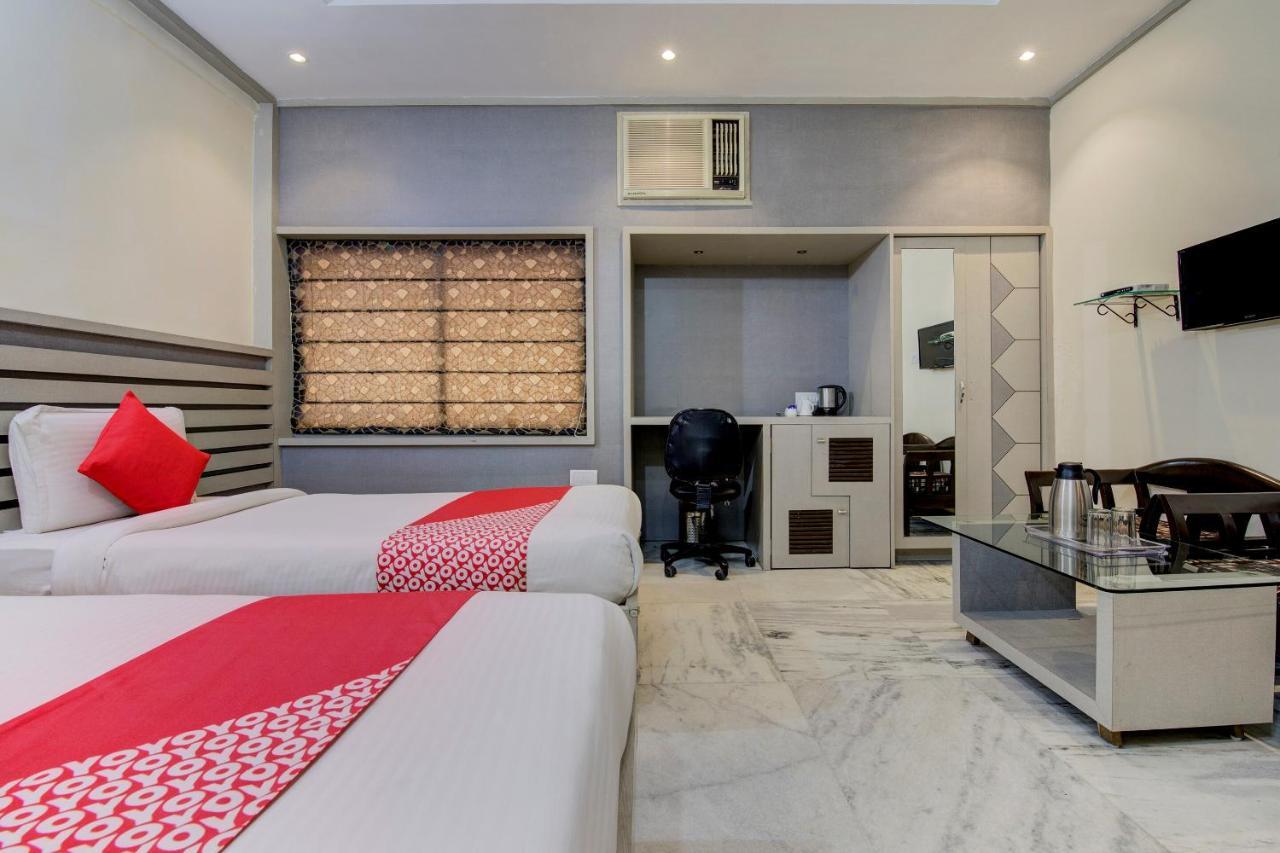 Oyo 1545 Hotel Shivani International 아흐메다바드 외부 사진