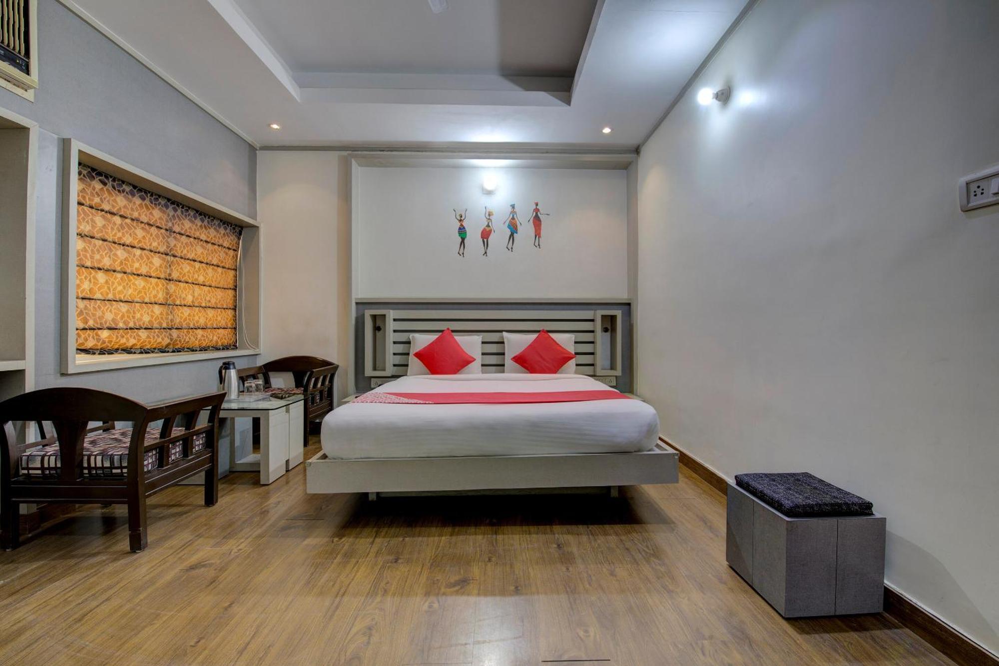 Oyo 1545 Hotel Shivani International 아흐메다바드 외부 사진