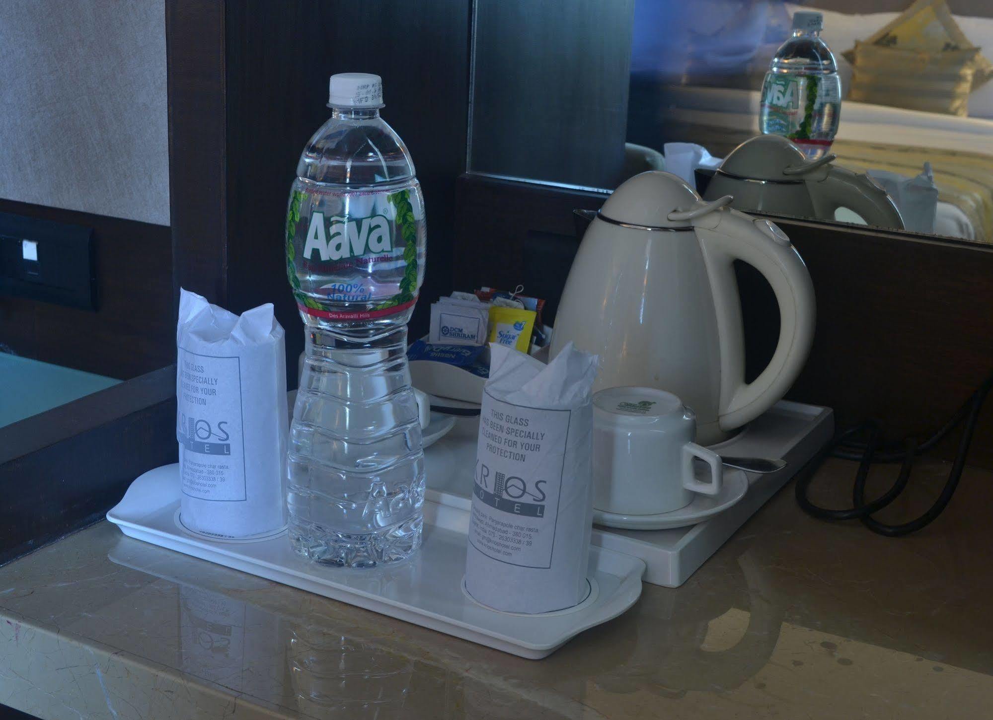 Oyo 1545 Hotel Shivani International 아흐메다바드 외부 사진